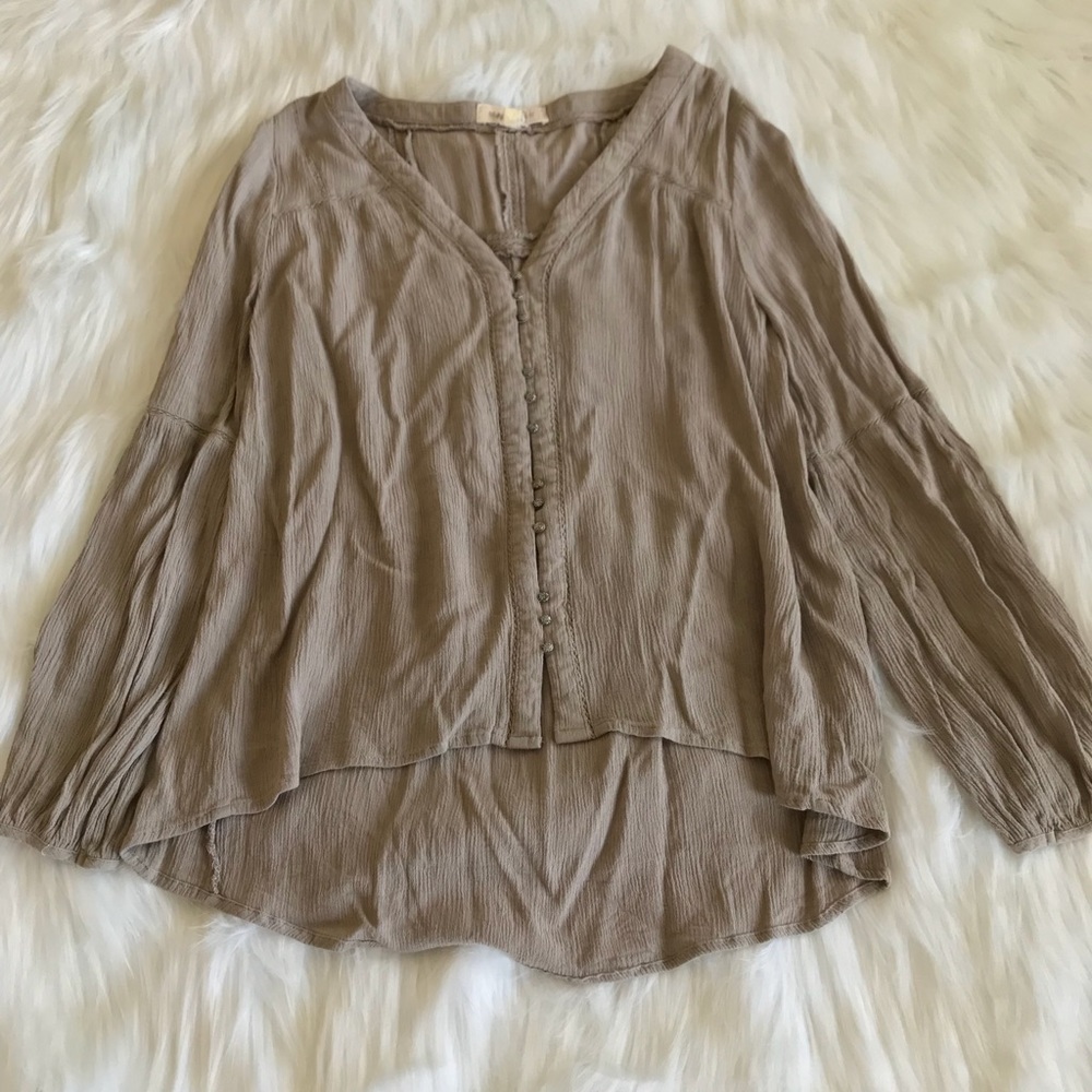 Tan flowy top